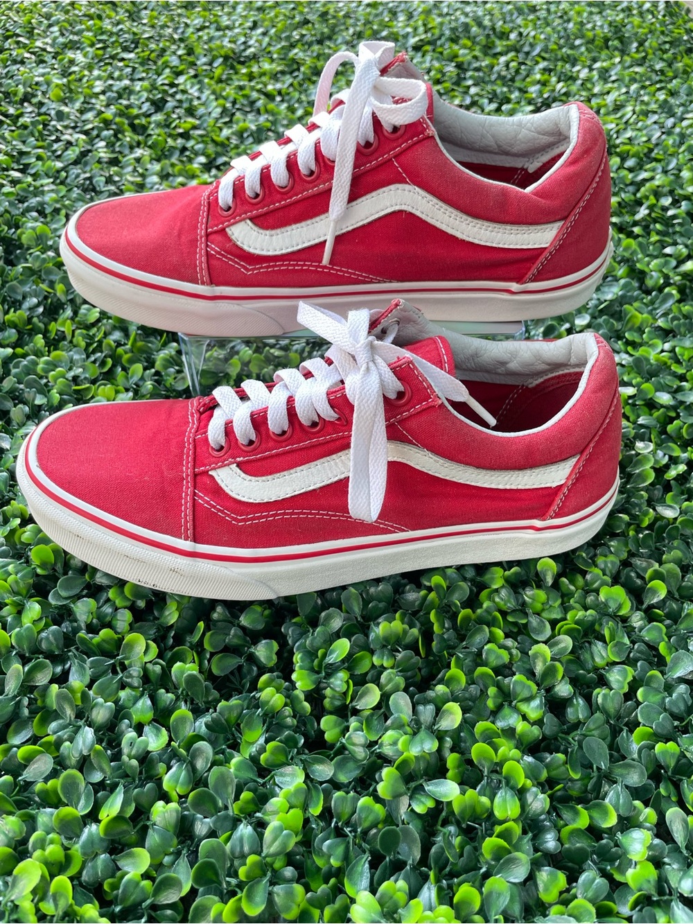 Vans shoes men’s 8 Red Low-Top Canvas Sneakers with White Stripe